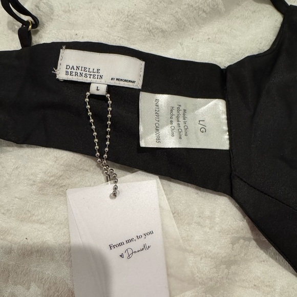 Danielle Bernstein Handkerchief Tank Top Black cropped satin - Picture 4 of 4